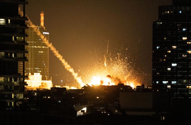 (260301) -- TEL AVIV, March 1, 2026 (Xinhua) -- This photo taken on Feb. 28, 2026 shows an explosion in downtown Tel Aviv, Israel. The United States and Israel on Saturday launched "major combat operations" against Iran, claiming that the country's Supreme Leader Ayatollah Ali Khamenei had been killed.
  Iran retaliated with a series of counterattacks against Israel and U.S. targets across the region
  Late Saturday, at least 20 people were injured in Tel Aviv during Iran's latest round of strikes on Israel, Israel's national emergency service MDA reported. MDA said that a 40-year-old man is in a serious condition with a shrapnel wound. (Xinhua/Chen Junqing)