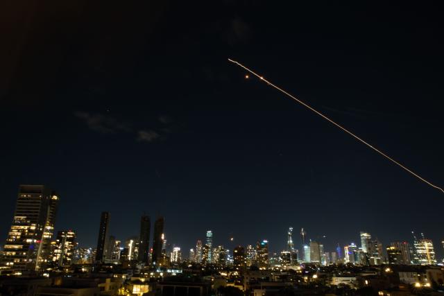 (260301) -- TEL AVIV, March 1, 2026 (Xinhua) -- This long exposure photo taken on Feb. 28, 2026 shows flare trails of the interceptor missiles launched from Israeli air defense systems in Tel Aviv, Israel. The United States and Israel on Saturday launched "major combat operations" against Iran, claiming that the country's Supreme Leader Ayatollah Ali Khamenei had been killed.
  Iran retaliated with a series of counterattacks against Israel and U.S. targets across the region
  Late Saturday, at least 20 people were injured in Tel Aviv during Iran's latest round of strikes on Israel, Israel's national emergency service MDA reported. MDA said that a 40-year-old man is in a serious condition with a shrapnel wound. (Xinhua/Chen Junqing)