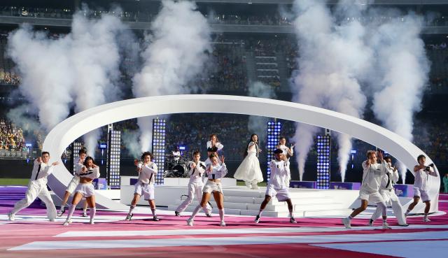 (260301) -- PERTH, March 1, 2026 (Xinhua) -- Artists perform at the opening ceremony before the group A opener match between Australia and the Philippines at the 2026 AFC Women's Asian Cup at Perth Stadium in Perth, Australia, March 1, 2026. (Photo by Zhou Dan/Xinhua)