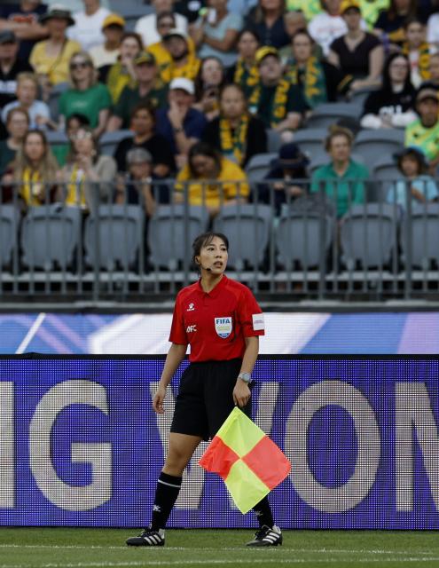 (260301) -- PERTH, March 1, 2026 (Xinhua) -- Assistant referee Bao Mengxiao is seen during the group A opener match between Australia and the Philippines at the 2026 AFC Women's Asian Cup at Perth Stadium in Perth, Australia, March 1, 2026. (Xinhua/Ma Ping)