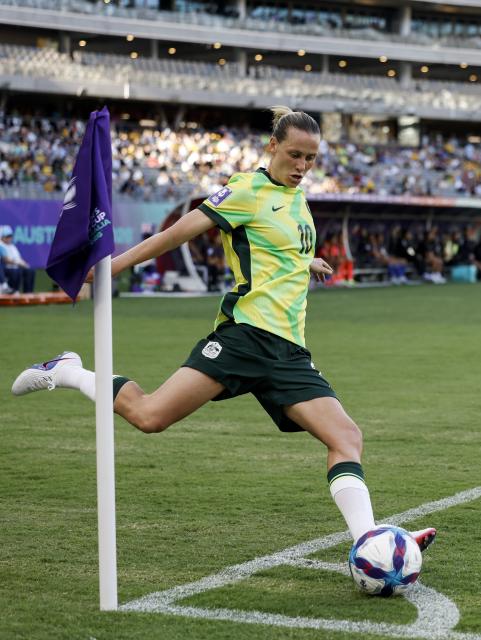 (260301) -- PERTH, March 1, 2026 (Xinhua) -- Emily Van Egmond of Australia takes a corner kick during the group A opener match between Australia and the Philippines at the 2026 AFC Women's Asian Cup at Perth Stadium in Perth, Australia, March 1, 2026. (Xinhua/Ma Ping)