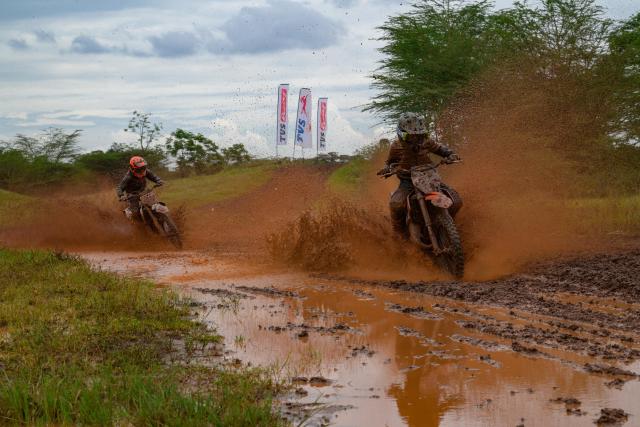 (260301) -- NAIROBI, March 1, 2026 (Xinhua) -- Motorcyclists participate in a motocross race in Nairobi, Kenya on Feb. 28, 2026. (Xinhua/Yang Guang)