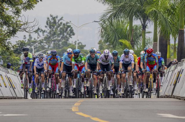 (260302) -- KIGALI, March 2, 2026 (Xinhua) -- Athletes ride during the 8th stage of the Tour du Rwanda 2026 in Kigali, Rwanda, March 1,2026. (Photo by Cyril Ndegeya/Xinhua)