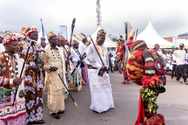 (260302) -- YAOUNDE, March 2, 2026 (Xinhua) -- Performers showcase the diverse cultures of the Southwest Region during the 2nd edition of the South West Cultural Festival in Buea, the capital of the Southwest Region of Cameroon, Feb. 28, 2026. (Photo by Muleng Timngum/Xinhua)