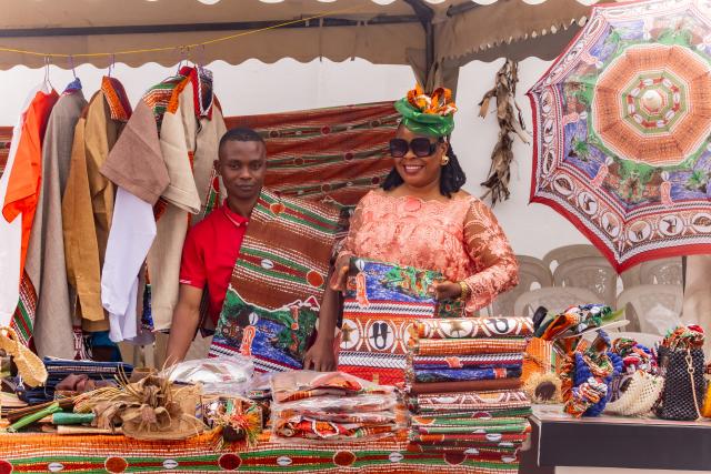 (260302) -- YAOUNDE, March 2, 2026 (Xinhua) -- Vendors display traditional products during the 2nd edition of the South West Cultural Festival in Buea, the capital of the Southwest Region of Cameroon, Feb. 28, 2026. (Photo by Muleng Timngum/Xinhua)