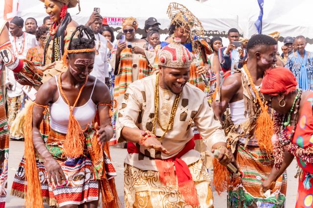 (260302) -- YAOUNDE, March 2, 2026 (Xinhua) -- People perform during the 2nd edition of the South West Cultural Festival in Buea, the capital of the Southwest Region of Cameroon, Feb. 28, 2026. (Photo by Muleng Timngum/Xinhua)