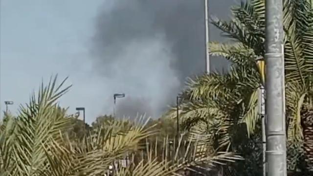 (260302) -- HAWALLI GOVERNORATE, March 2, 2026 (Xinhua) -- This screenshot from a video clip taken with a mobile phone shows smoke billowing from an area near the U.S. Embassy in Kuwait's Hawalli Governorate, March 2, 2026.
  Smoke was seen billowing from an area near the U.S. Embassy in Kuwait on Monday following rounds of air raid sirens sounded across Kuwait in recent hours.
   No immediate details were available regarding the cause of the smoke, and authorities have yet to issue an official statement, local media reported. (Xinhua)