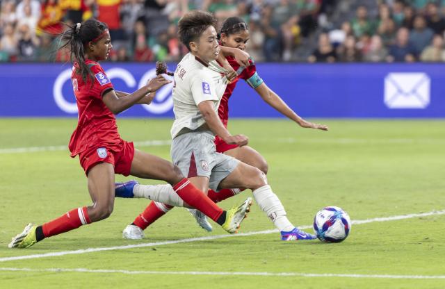 (260303) -- SYDNEY, March 3, 2026 (Xinhua) -- Wang Shuang (C) of China competes during the Group B match of Women's Asian Cup between China and Bangladesh at Western Sydney Stadium in Sydney, Australia, March 3, 2026. (Photo by Hu Jingchen/Xinhua)