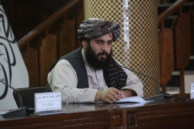 (260303) -- KABUL, March 3, 2026 (Xinhua) -- Deputy Afghan government spokesman Hamdullah Fitrat speaks during a press conference in Kabul, Afghanistan, March 3, 2026. At least 110 civilians, including 65 women and children, have been killed and 123 others injured in Pakistani airstrikes and mortar shelling across Afghanistan between Feb. 21 and March 2, Hamdullah Fitrat announced on Tuesday. (Photo by Saifurahman Safi/Xinhua)