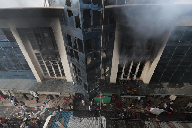 (260303) -- NAIROBI, March 3, 2026 (Xinhua) -- Photo taken on March 3, 2026 shows the scene of a fire at Yare Plaza in Nairobi, capital of Kenya. A fire broke out on Tuesday at Yare Plaza, a place which mainly houses clothing vendors. (Photo by Henry Naminde/Xinhua)