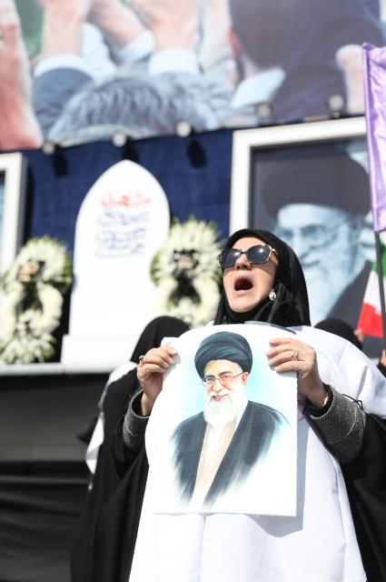 (260304) -- TEHRAN, March 4, 2026 (Xinhua) -- People protest against U.S. and Israeli military attacks on Iran in Tehran, Iran, on March 4, 2026. (Xinhua/Shadati)