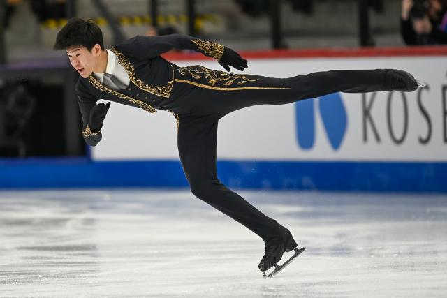 (260305) -- TALLINN, March 5, 2026 (Xinhua) -- Zhao Qihan of China competes during the men's short program at the ISU Figure Skating Junior World Championships in Tallinn, Estonia, March 4, 2026. (Photo by Sergei Stepanov/Xinhua)