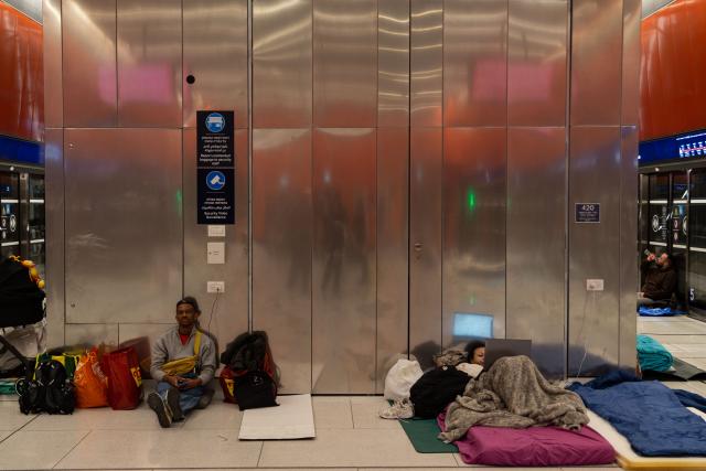 (260305) -- BEIJING, March 5, 2026 (Xinhua) -- People spend the night on the platform of a metro station in Tel Aviv, Israel, March 2, 2026.
  Missiles and rockets fired from Iran and Lebanon struck central and northern Israel on Tuesday, Israeli authorities said, injuring one person and setting off air raid sirens in major cities. (Xinhua/Chen Junqing)
