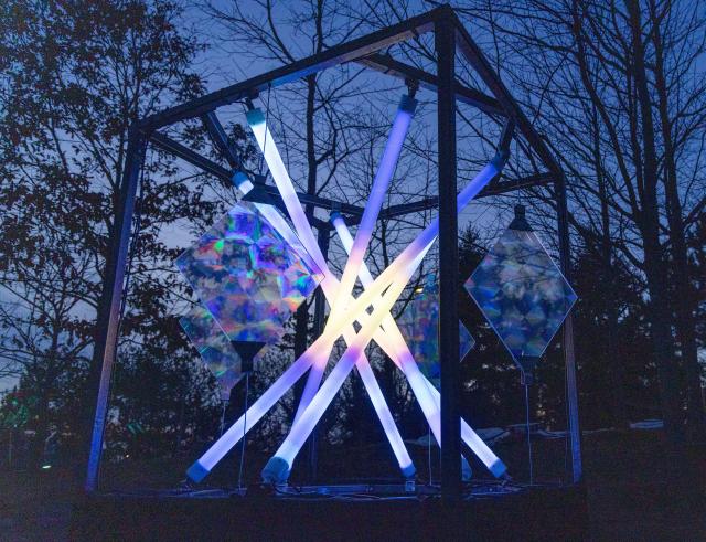 (260305) -- TORONTO, March 5, 2026 (Xinhua) -- A light art installation is seen during the "Lumiere: The Art of Light" exhibition in Toronto, Canada, on March 4, 2026. The annual outdoor light exhibition is held here from Feb. 16 to March 27. (Photo by Zou Zheng/Xinhua)