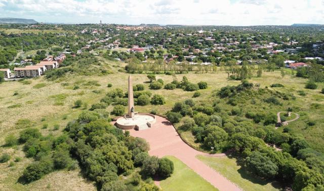 (260305) -- BLOEMFONTEIN, March 5, 2026 (Xinhua) -- An aerial drone photo taken on March 4, 2026 shows a city view of Bloemfontein, South Africa's judicial capital. (Xinhua/Chen Wei)