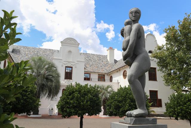 (260305) -- BLOEMFONTEIN, March 5, 2026 (Xinhua) -- This photo taken on March 4, 2026 shows an exterior view of Oliewenhuis Art Museum in Bloemfontein, South Africa's judicial capital. (Xinhua/Chen Wei)