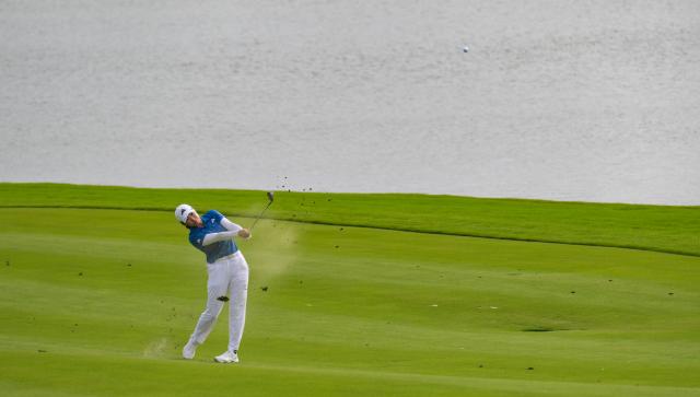 (260305) -- LINGSHUI, March 5, 2026 (Xinhua) -- Hinako Shibuno of Japan plays a shot during the first round of the Blue Bay LPGA golf tournament in Lingshui, south China's Hainan Province, March 5, 2026. (Xinhua/Yang Guanyu)