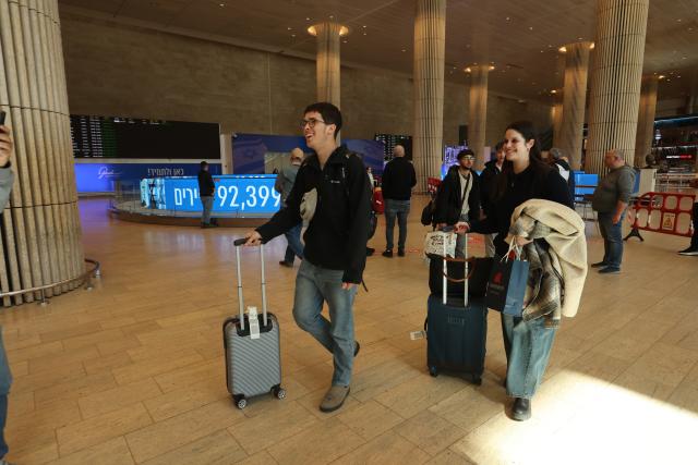 (260305) -- BEN GURION AIRPORT, March 5, 2026 (Xinhua) -- Israelis returning home from abroad arrive at Ben Gurion Airport near Tel Aviv, Israel, on March 5, 2026. (Photo by Gil Cohen Magen/Xinhua)
