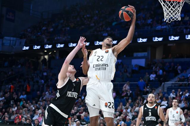 (260306) -- MADRID, March 6, 2026 (Xinhua) -- Real Madrid's Walter Tavares goes for a layup during the Euroleague basketball match between Real Madrid and Virtus Bologna in Madrid, Spain, on March 5, 2026. (Photo by Gustavo Valiente/Xinhua)