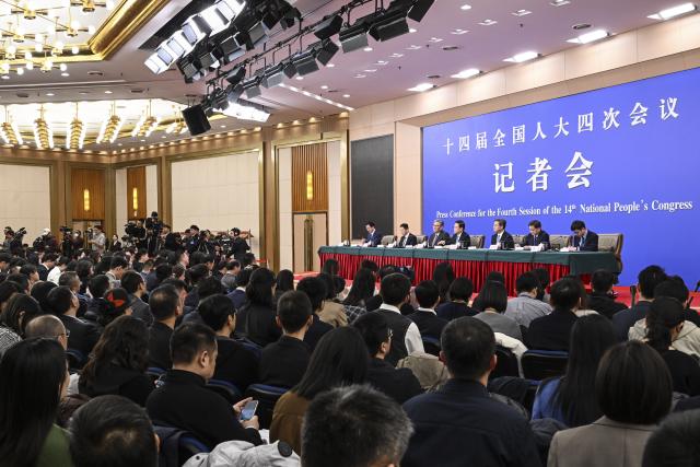 (260306) -- BEIJING, March 6, 2026 (Xinhua) -- A press conference for the fourth session of the 14th National People's Congress (NPC) on economy is held in Beijing, capital of China, March 6, 2026. (Xinhua/Cao Yiming)