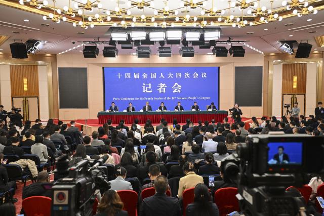 (260306) -- BEIJING, March 6, 2026 (Xinhua) -- A press conference for the fourth session of the 14th National People's Congress (NPC) on economy is held in Beijing, capital of China, March 6, 2026. (Xinhua/Li Xin)