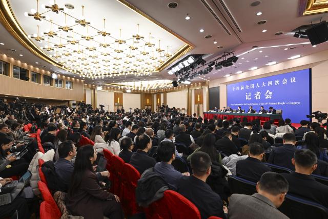 (260306) -- BEIJING, March 6, 2026 (Xinhua) -- A press conference for the fourth session of the 14th National People's Congress (NPC) on economy is held in Beijing, capital of China, March 6, 2026. (Xinhua/Cao Yiming)