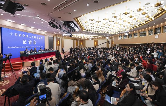 (260306) -- BEIJING, March 6, 2026 (Xinhua) -- A press conference for the fourth session of the 14th National People's Congress (NPC) on economy is held in Beijing, capital of China, March 6, 2026. (Xinhua/Wang Xi)