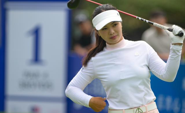 (260306) -- LINGSHUI, March 6, 2026 (Xinhua) -- Zhang Weiwei of China reacts during the second round of the Blue Bay LPGA golf tournament in Lingshui, south China's Hainan Province, March 6, 2026. (Xinhua/Yang Guanyu)