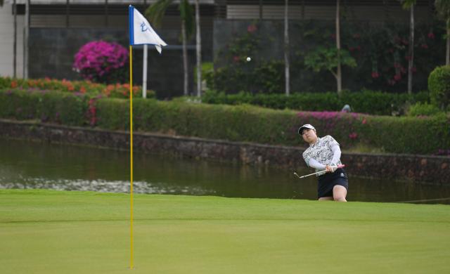 (260306) -- LINGSHUI, March 6, 2026 (Xinhua) -- Rio Takeda of Japan plays a shot during the second round of the Blue Bay LPGA golf tournament in Lingshui, south China's Hainan Province, March 6, 2026. (Xinhua/Yang Guanyu)