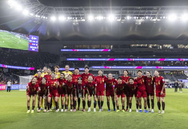 (260306) -- SYDNEY, March 6, 2026 (Xinhua) -- Players of China pose for photos after the Group B match of AFC Women's Asian Cup 2026 between China and Uzbekistan in Sydney, Australia, March 6, 2026. (Photo by Hu Jingchen/Xinhua)