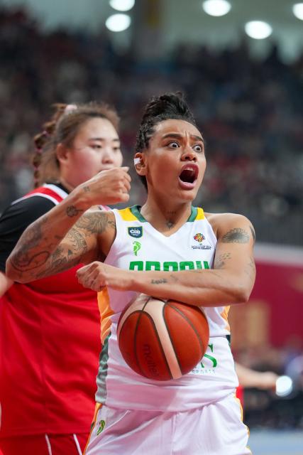 (260306) -- CHANGSHA, March 6, 2026 (Xinhua) -- Vanessa Fausto Goncalves (R) of Brazil gestures to referee during a warm up match between China and Brazil in preparation for the 2026 FIBA Women's Basketball World Cup qualifiers in Changsha, central China's Hunan Province, on March 6, 2026. (Xinhua/Xue Yuge)