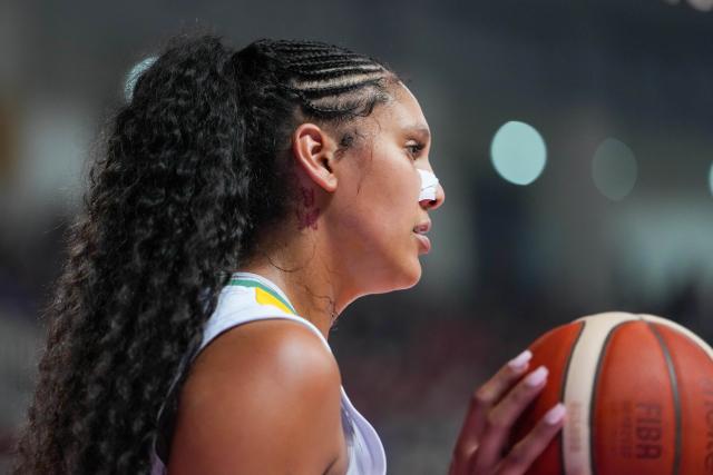 (260306) -- CHANGSHA, March 6, 2026 (Xinhua) -- Kamilla Soares Cardoso Silva of Brazil reacts during a warm up match between China and Brazil in preparation for the 2026 FIBA Women's Basketball World Cup qualifiers in Changsha, central China's Hunan Province, on March 6, 2026. (Xinhua/Xue Yuge)