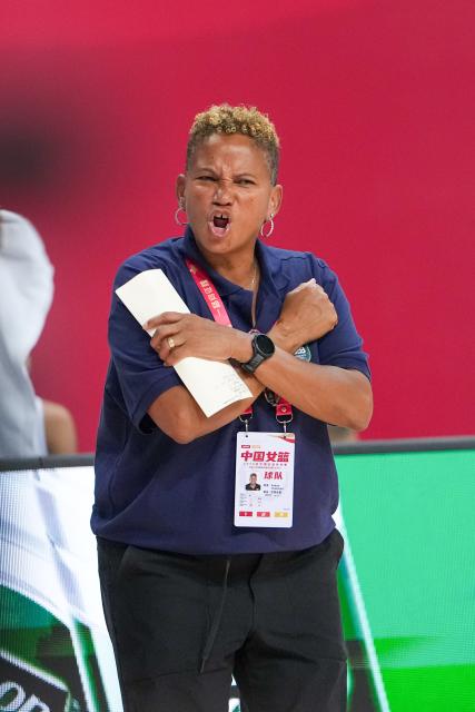 (260306) -- CHANGSHA, March 6, 2026 (Xinhua) -- Pokey Chatman, coach of Brazil, gestures during a warm up match between China and Brazil in preparation for the 2026 FIBA Women's Basketball World Cup qualifiers in Changsha, central China's Hunan Province, on March 6, 2026. (Xinhua/Xue Yuge)