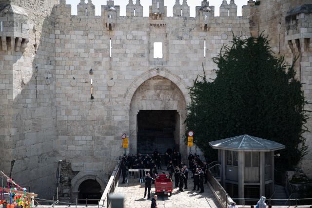 (260306) -- JERUSALEM, March 6, 2026 (Xinhua) -- Israeli police implement extensive security measures and close the Damascus Gate leading to the Al-Aqsa Mosque compound in Jerusalem's Old City, March 6, 2026. (Xinhua/Chen Junqing)