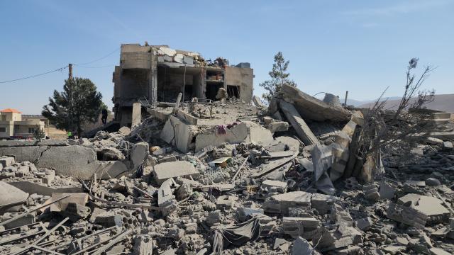 (260306) -- ANSAR, March 6, 2026 (Xinhua) -- Photo taken on March 6, 2026 shows the aftermath of a series of Israeli airstrikes that destroyed buildings in the town of Ansar, Lebanon. Dozens of Israeli airstrikes targeted areas across Lebanon overnight and early Friday, striking Beirut's southern suburbs, southern Lebanon and the Bekaa Valley amid escalating military tensions. (Photo by Taher Abu Hamdan/Xinhua)