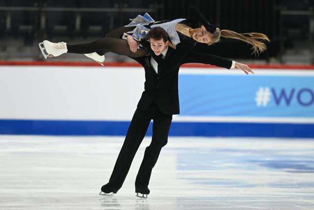 (260307) -- TALLINN, March 7, 2026 (Xinhua) -- Mimi Marler Davies (top)/Joseph Black of Britain compete during the ice dance rhythm dance at the ISU Figure Skating Junior World Championships in Tallinn, Estonia, March 6, 2026. (Photo by Sergei Stepanov/Xinhua)