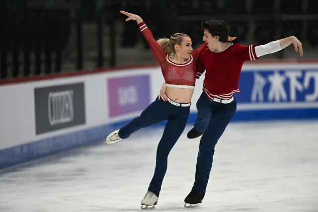 (260307) -- TALLINN, March 7, 2026 (Xinhua) -- Ambre Perrier Gianesini (L)/Samuel Blanc Klaperman of France compete during the ice dance rhythm dance at the ISU Figure Skating Junior World Championships in Tallinn, Estonia, March 6, 2026. (Photo by Sergei Stepanov/Xinhua)