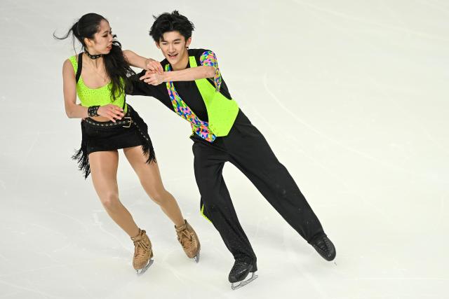 (260307) -- TALLINN, March 7, 2026 (Xinhua) -- Yin Shanjie (L)/Yang Shirui of China compete during the ice dance rhythm dance at the ISU Figure Skating Junior World Championships in Tallinn, Estonia, March 6, 2026. (Photo by Sergei Stepanov/Xinhua)