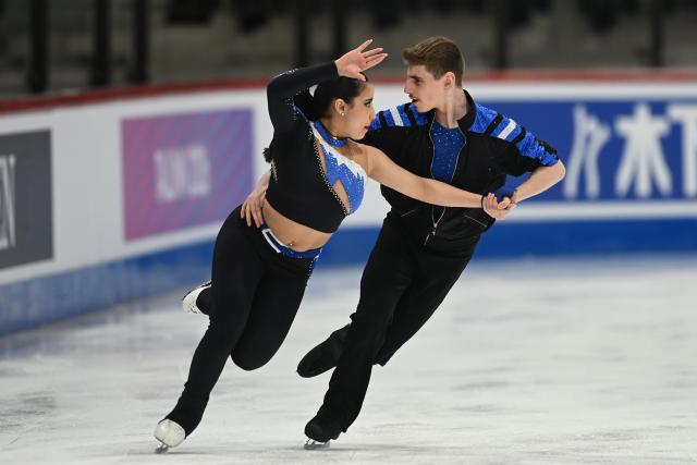 (260307) -- TALLINN, March 7, 2026 (Xinhua) -- Dania Mouaden (L)/Theo Bigot of France compete during the ice dance rhythm dance at the ISU Figure Skating Junior World Championships in Tallinn, Estonia, March 6, 2026. (Photo by Sergei Stepanov/Xinhua)