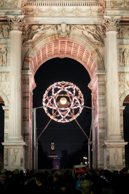 (260307) -- MILAN, March 7, 2026 (Xinhua) -- The cauldron of the Milan-Cortina 2026 Paralympic Winter Games is ignited at Arco della Pace in Milan, Italy, March 6, 2025. (Xinhua)