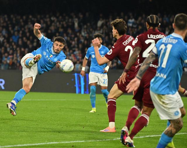(260307) -- NAPLES, March 7, 2026 (Xinhua) -- Napoli's Eljif Elmas (1st L) scores during a Serie A football match between Napoli and Torino in Naples, Italy, March 6, 2026. (Photo by Alberto Lingria/Xinhua)