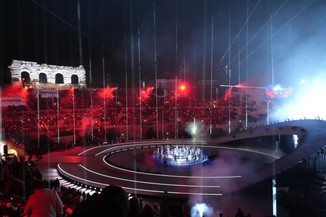 (260307) -- VERONA, March 7, 2026 (Xinhua) -- Actors perform during the opening ceremony of Milan-Cortina 2026 Paralympic Winter Games at Verona Olympic Arena in Verona, Italy, March 6, 2026. (Xinhua/Hou Jun)