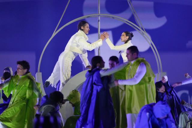 (260307) -- VERONA, March 7, 2026 (Xinhua) -- Actors perform during the opening ceremony of Milan-Cortina 2026 Paralympic Winter Games at Verona Olympic Arena in Verona, Italy, March 6, 2026. (Xinhua/Li Jing)