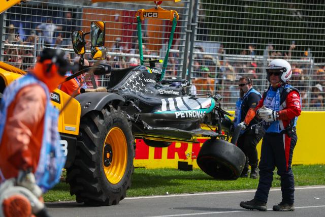 (260307) -- MELBOURNE, March 7, 2026 (Xinhua) -- Mercedes's Italian driver Andrea Kimi Antonelli's car is rescued after the crash during the practice session of the Formula One Australia Grand Prix in Melbourne, Australia, March 7, 2026. (Photo by Qian Jun/Xinhua)