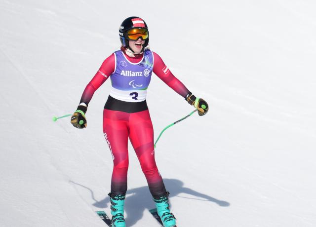 (260307) -- CORTINA D'AMPEZZO, March 7, 2026 (Xinhua) -- Veronika Aigner of Austria competes during para alpine skiing women's downhill vision impaired match at the Milan-Cortina 2026 Paralympic Winter Games in Cortina D'ampezzo, Italy, March 7, 2026. (Xinhua/Wang Kaiyan)