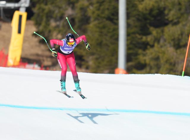 (260307) -- CORTINA D'AMPEZZO, March 7, 2026 (Xinhua) -- Veronika Aigner of Austria competes during para alpine skiing women's downhill vision impaired match at the Milan-Cortina 2026 Paralympic Winter Games in Cortina D'ampezzo, Italy, March 7, 2026. (Xinhua/Wang Kaiyan)