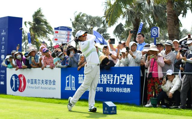 (260307) -- LINGSHUI, March 7, 2026 (Xinhua) -- Yin Ruoning of China plays a shot during the third round of the Blue Bay LPGA golf tournament in Lingshui, south China's Hainan Province, March 7, 2026. (Xinhua/Yang Guanyu)