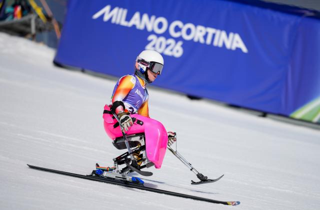 (260307) -- CORTINA D'AMPEZZO, March 7, 2026 (Xinhua) -- Audrey Pascual Seco of Spain competes during the para alpine skiing women's downhill sitting match at the Milan-Cortina 2026 Paralympic Winter Games in Cortina D'ampezzo, Italy, March 7, 2026. (Xinhua/Wang Kaiyan)