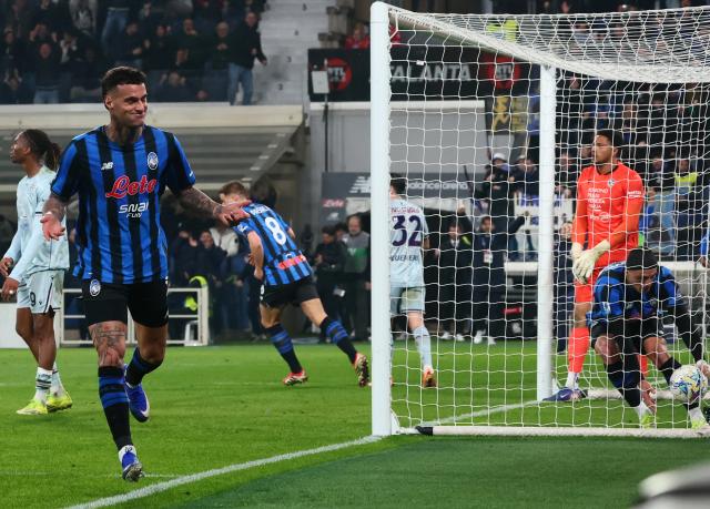 (260308) -- BERGAMO, March 8, 2026 (Xinhua) -- Atalanta's Gianluca Scamacca (L) celebrates his second goal during a Serie A football match between Atalanta and Udinese in Bergamo, Italy, March 7, 2026. (Photo by Alberto Lingria/Xinhua)