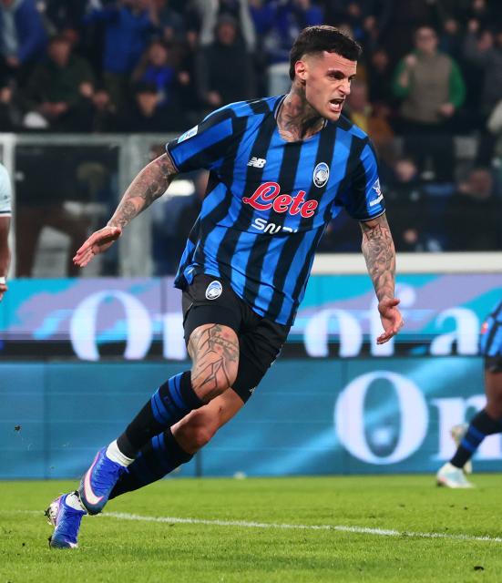 (260308) -- BERGAMO, March 8, 2026 (Xinhua) -- Atalanta's Gianluca Scamacca celebrates his goal during a Serie A football match between Atalanta and Udinese in Bergamo, Italy, March 7, 2026. (Photo by Alberto Lingria/Xinhua)
